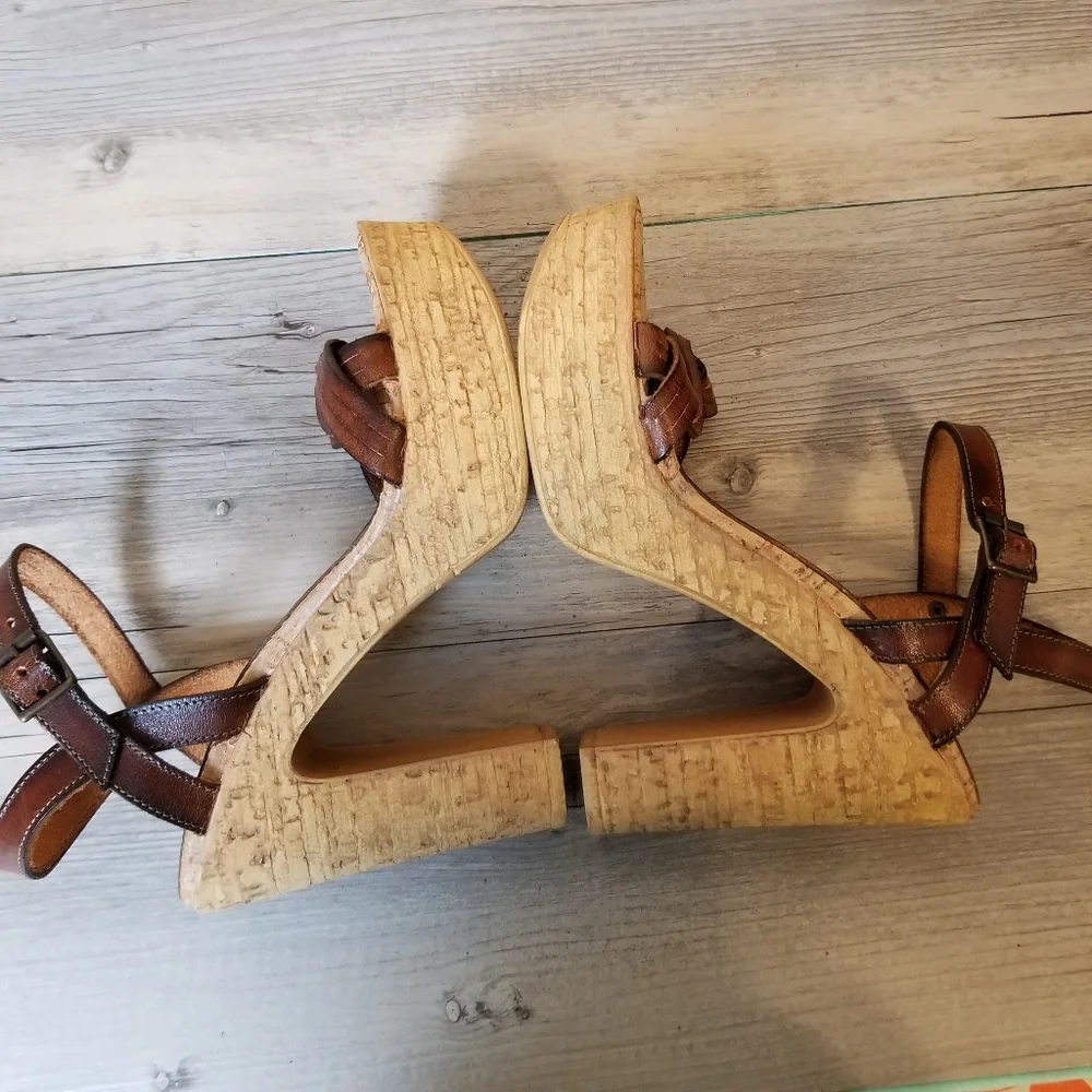 Kokka Leather Handmade Faux Wood/Cork Platform Heel Sandals